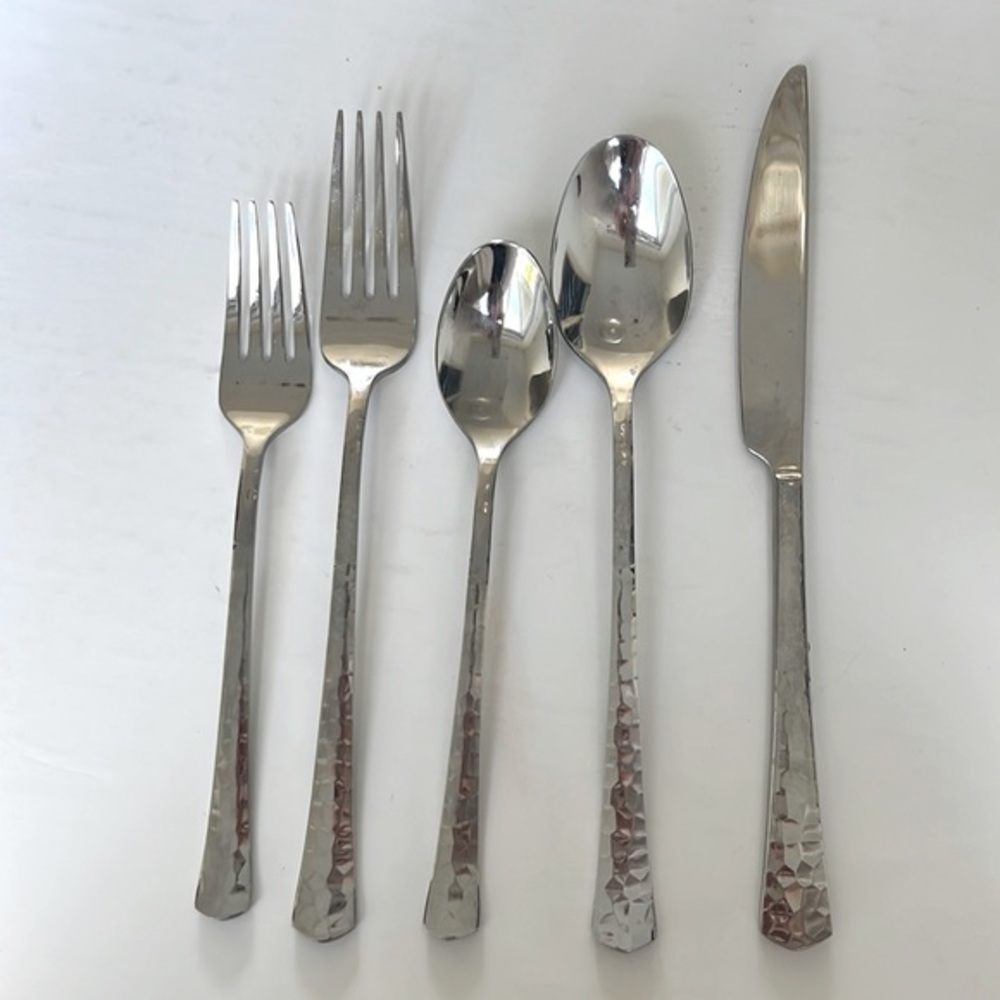 Cambridge Silversmiths Raegan 5 Piece Flatware Set - Hammered Mirror Cutlery NEW